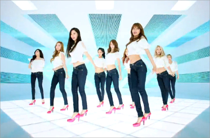 SNSD Pamer Kaki Seksi di Iklan Jeans Samantha Thavasa