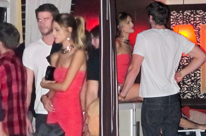 Menjelang Putus, Liam Hemsworth Mesra dengan Artis Seksi