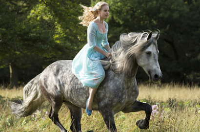 Inilah Foto Perdana Film Versi Nyata 'Cinderella'