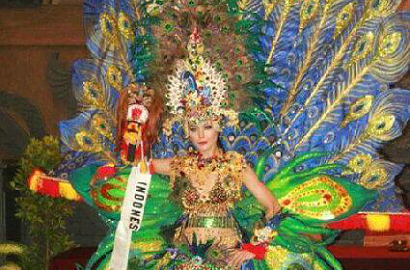 Kostum 'Reog' Whulandary Herman untuk Miss Universe 2013 Diprotes