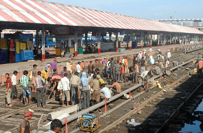 Peron Kereta Api di India Catat Rekor Terpanjang Sedunia