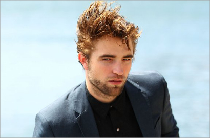Robert Pattinson Tertarik dengan Bau Tubuh Wanita