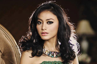 Whulandary Herman Menangis Jelang Karantina Miss Universe 2013