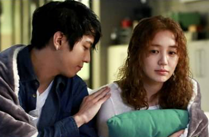 Yonghwa dan Yoon Eun Hye 'Kencan Selimut' di Kantor untuk Serialnya