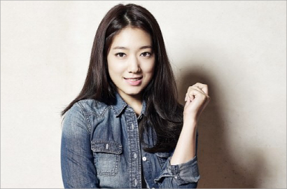 Park Shin Hye Minta Maaf Karena Bikin Berisik Penduduk Saat Syuting 'Heirs'