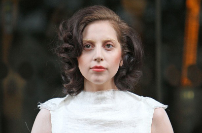 Lady GaGa Bakal Nyanyi dari Luar Angkasa di 2015?