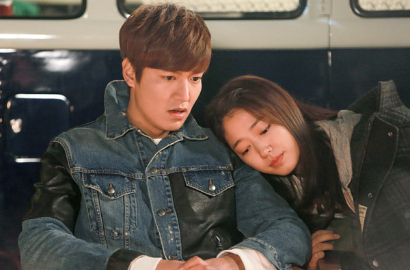 Romantisnya Adegan Park Shin Hye Bersandar di Bahu Lee Min Ho
