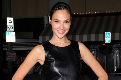 Gal Gadot: Wonder Woman Tak Perlu Punya Dada Besar
