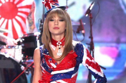 Taylor Swift Artis Paling Dermawan 2013