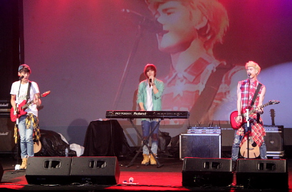 Lunafly Nyanyi Lagu Afgan di Konser 'Lukie Beat'