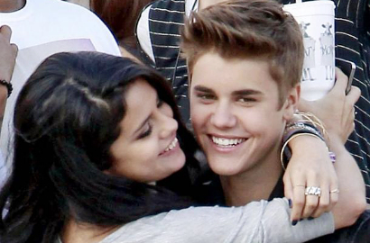 Selena Gomez Bantah Dikirimi Foto Bugil oleh Justin Bieber