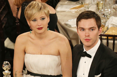 Jennifer Lawrence Tunangan dengan Nicholas Hoult?