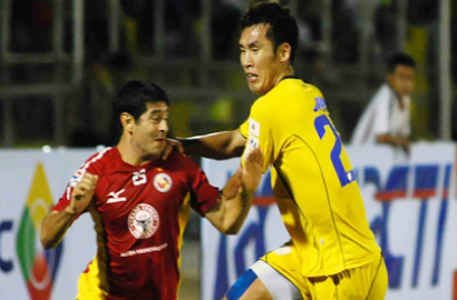 Semen Padang Raih 3 Besar, Persib dan Persebaya di Puncak Klasemen ISL 2014