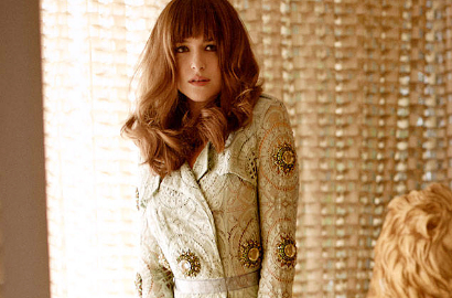 Dakota Johnson Tak Malu Beradegan Erotis di 'Fifty Shades'