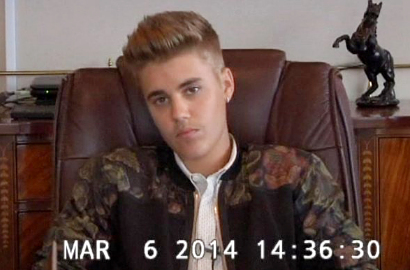 Pengadilan Rilis Video Justin Bieber Kesal Ditanya Soal Selena di Persidangan
