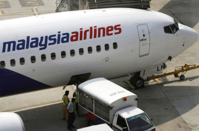 Pesawat Malaysia Airlines Diduga Jatuh ke 'Lubang Hitam'