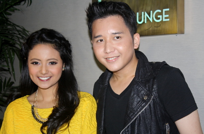 Rangga SMASH Malu-Malu Ditanya Kedekatan dengan Elyzia Mulachela