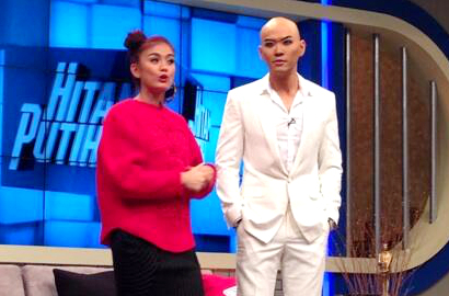 Agnez Mo Sengaja Minta Deddy Corbuzier Pakai Baju Putih di 'Hitam Putih'