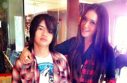 Maia Estianty Ubah Gaya Rambut Dul Jaelani