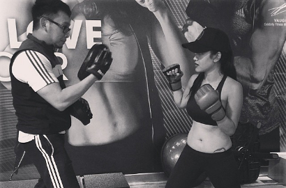 Julia Perez Bayangkan Muka Gaston Saat Latihan Tinju