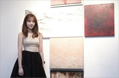 Yoon Eun Hye Pamerkan Karya Lukisannya ke Publik