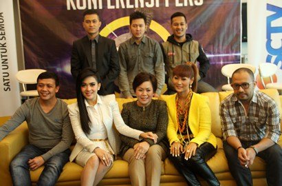 Agnes Monica Bersaing Dengan Syahrini di SCTV Music Awards