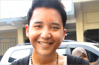 Syuting di Ragunan, Rangga SMASH Jahili Pengunjung