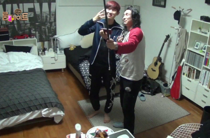 Chanyeol EXO Tunjukkan Chemistry dengan Teman Sekamar di 'Roommate'