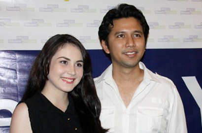 Arumi Bachsin dan Emil Ungkap Kronologis Kelahiran Putri Pertama