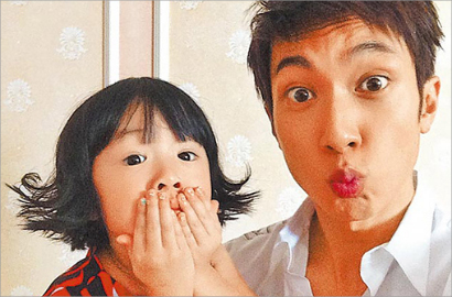 Wu Chun dan Putrinya Bintangi Reality Show 'Daddy Return Home'