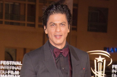 Shahrukh Khan Ajak Fans Bintangi Film 'Happy New Year'?