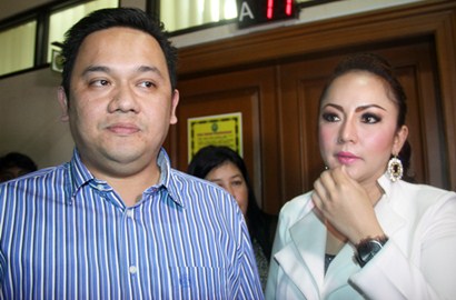 Farhat Abbas Marah Karena Ilal Selalu Jelek-Jelekkan Regina