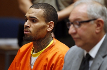 Sidang Ditunda, Chris Brown Harus Tetap Tinggal di Penjara