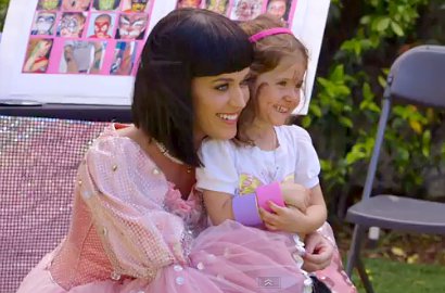 Katy Perry Jadi 'Perusak' Pesta Ultah di Video Musik 'Birthday'