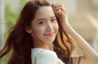Yoona SNSD Tampilkan Kecantikan Musim Panas di Iklan Kosmetik