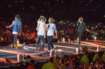 Ratusan Fans Jatuh, 47 Terluka di Konser One Direction di Peru