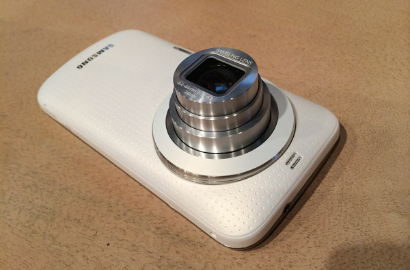 Samsung Galaxy K Zoom Rilis Lengkap dengan 'Selfie Alarm'