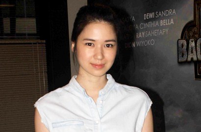Laura Basuki Tak Masalah Akting Shalat di 'Haji Backpacker'