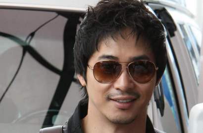 Kang Ji Hwan Akui Pasang Foto Jessica SNSD di Layar Ponselnya