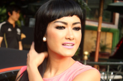 Julia Perez Takut Ditertawai Ibu Saat Putus dari Gaston