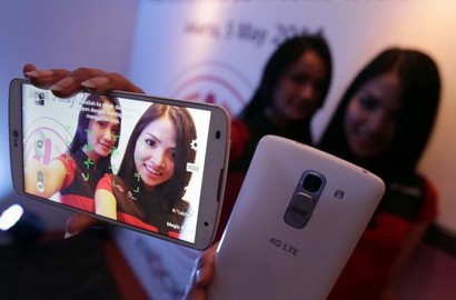 Ikuti Tren Selfie, LG Ubah Kamera Depan Jadi Selfie Camera?