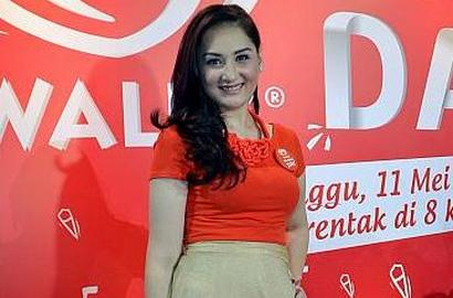 Mona Ratuliu Bagi Tips Keluarga Harmonis