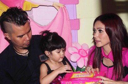 Mulan Jameela Bantah Safeea Ahmad 'Bayi Termahal di Indonesia'