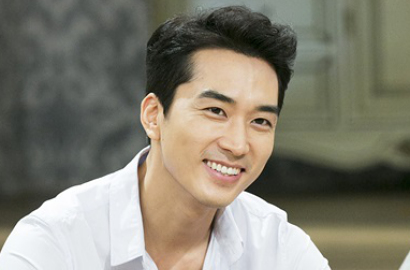 Song Seung Hun Tak Malu Akui Sebagai Fans Berat IU