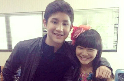 Fans Iri Lihat Amel Carla Dirangkul Teuku Rassya