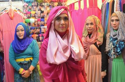 April Jasmine Buka Cabang Ketiga dari Bisnis Butiknya