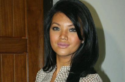 Farah Quinn Akui Dirinya Yang Meminta Cerai Lebih Dulu