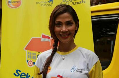 Tak Ikuti Kasus, Nadia Mulya Tetap Sering Temui Ayah
