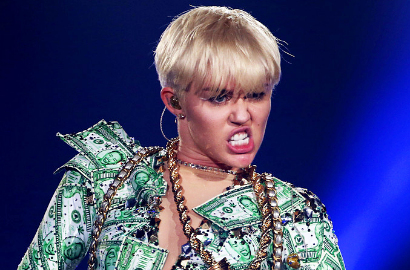 Miley Cyrus Umpat Liam Hemsworth di Konser London?