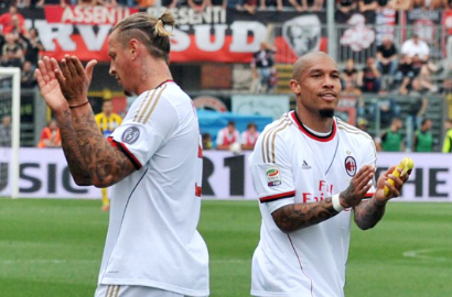 Pemain AC Milan Bertepuk Tangan Usai Dilempar Pisang Fans Atalanta